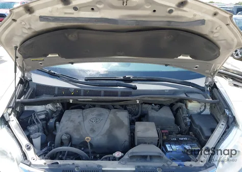 2017 Toyota Sienna Xle 8 Passenger z USA, uszkodzony, nr VIN 5TDYZ3DC2HS813038